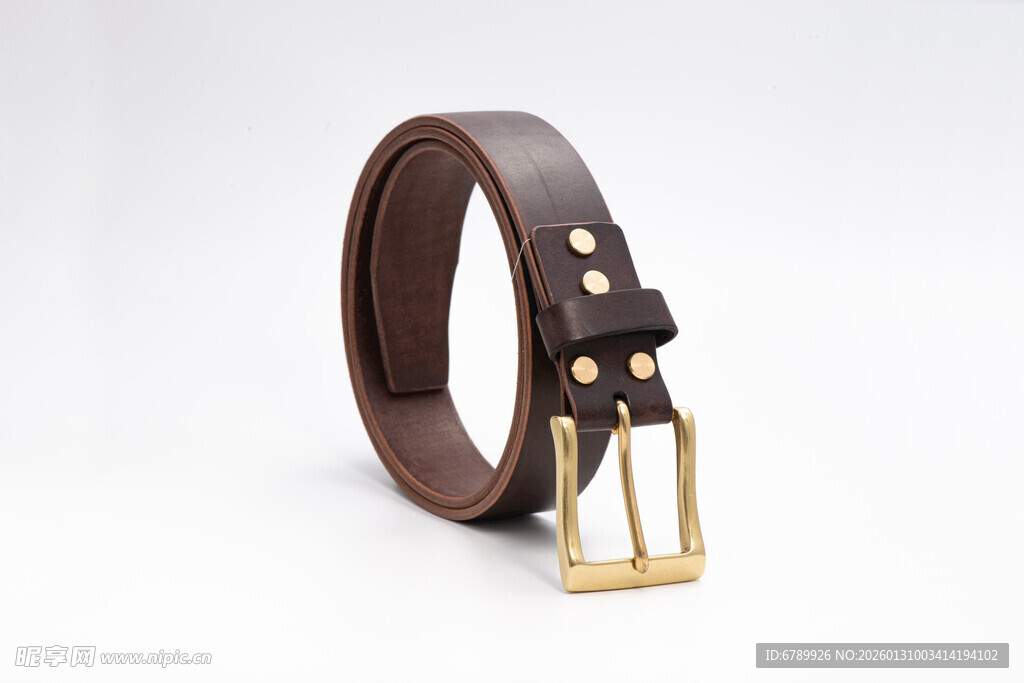 棕色金属扣皮带展示