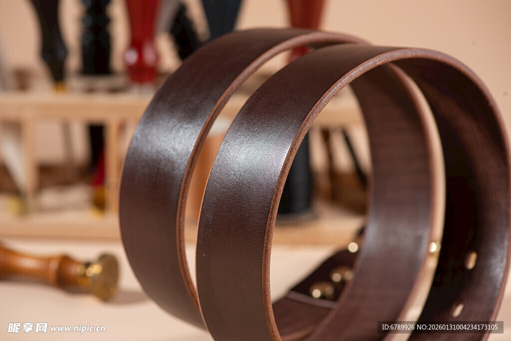 复古棕色多层皮带