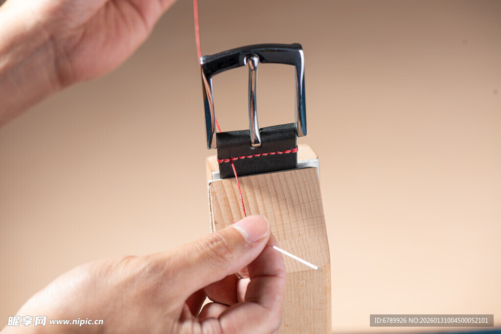 手工制作皮带过程展示