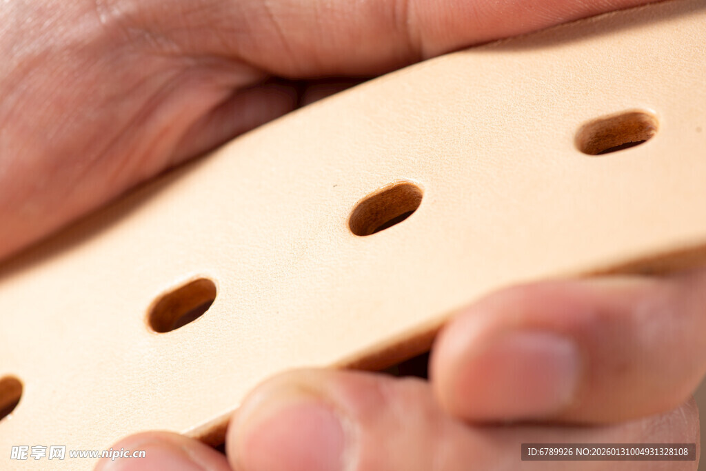 手制皮带细节特写