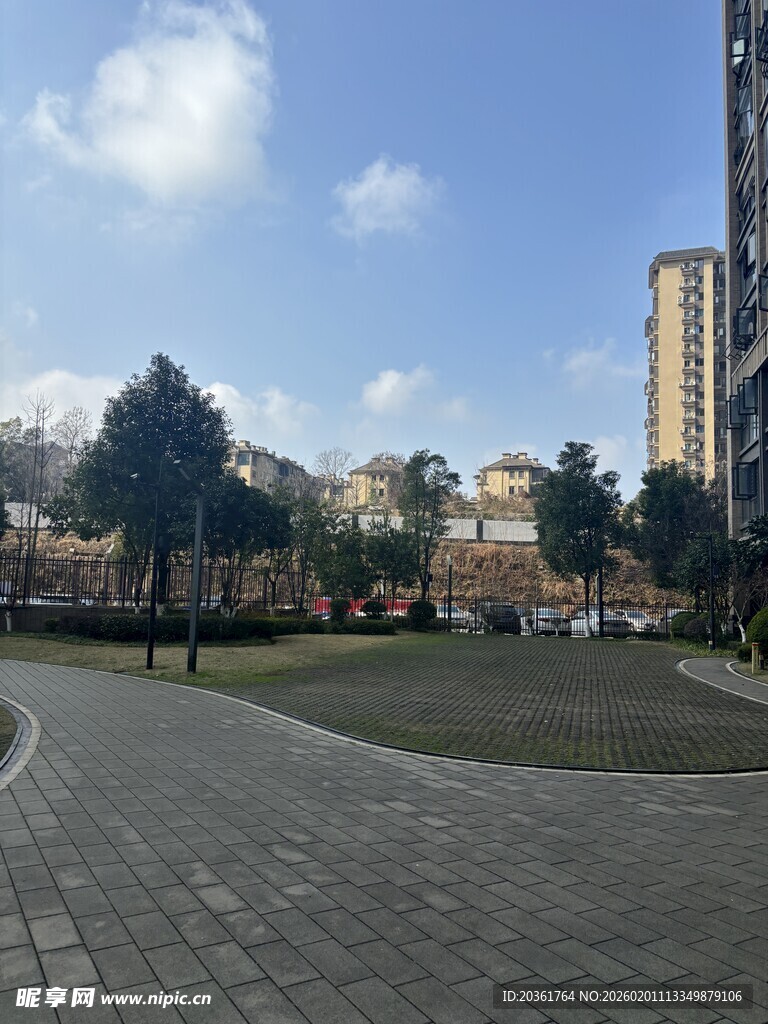 城市中的开阔广场景观