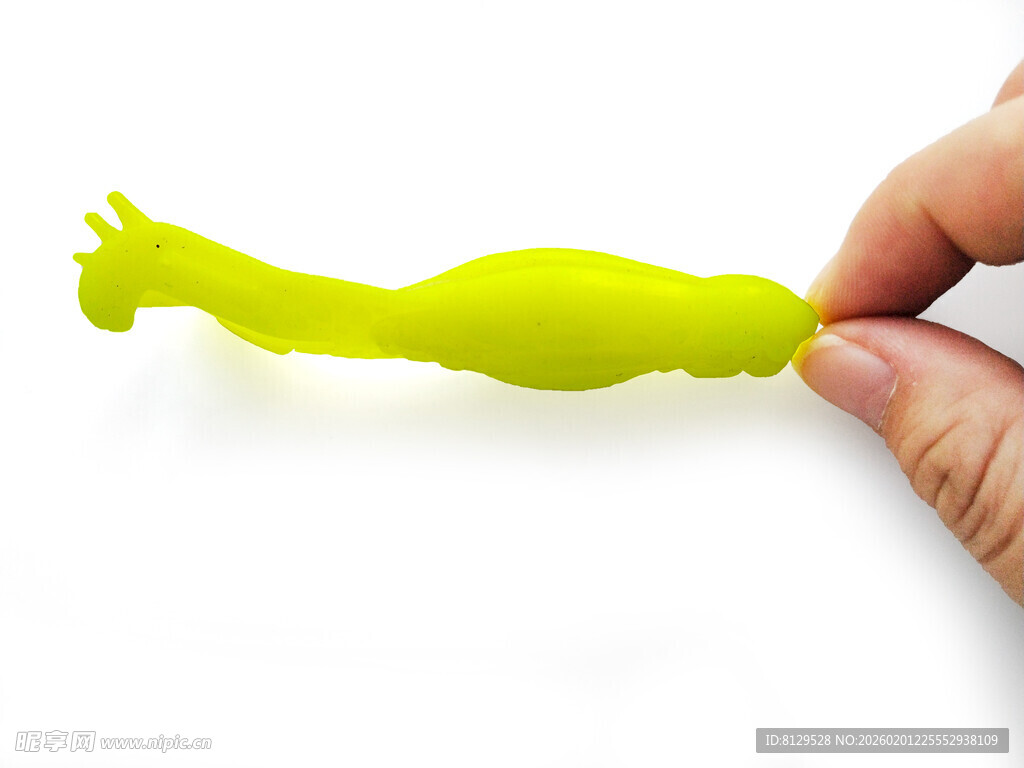 手持绿色长颈鹿造型路亚鱼饵