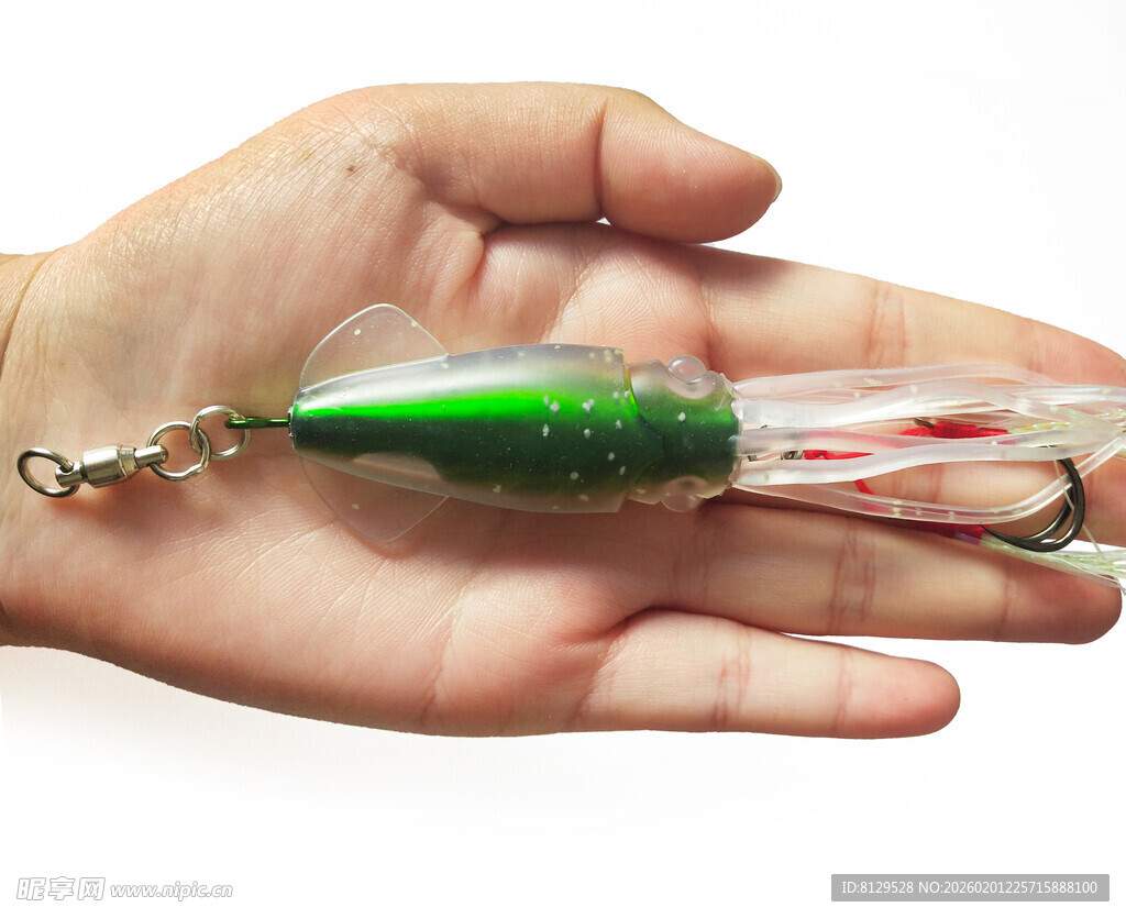 手持绿色仿真钓鱼诱饵