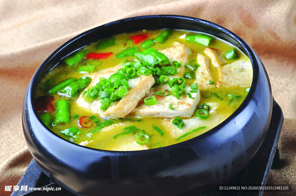 浓鸡汤焖百叶豆腐