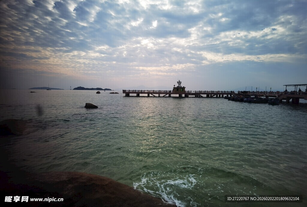 海边码头黄昏美景