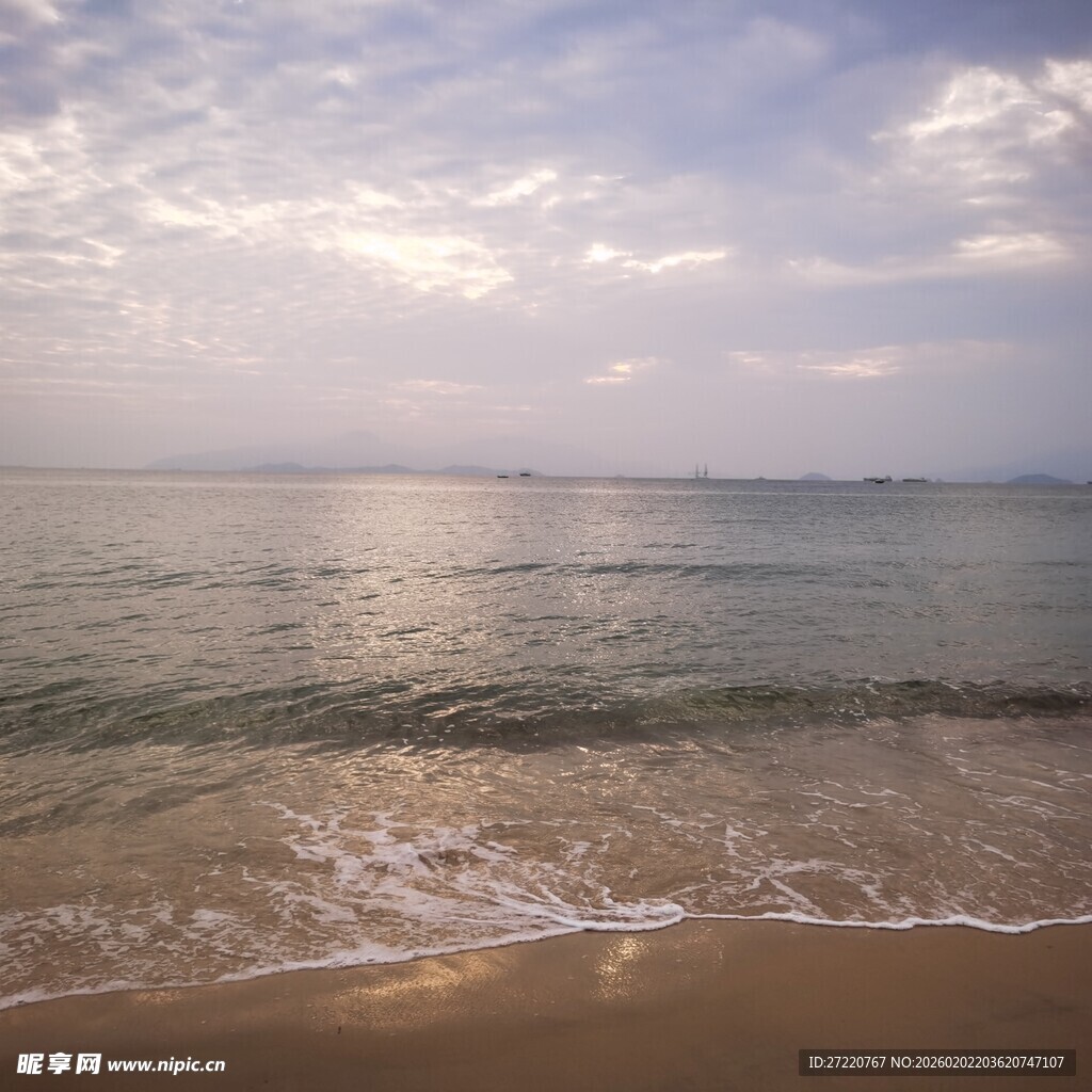 海边日落时分的美丽景致