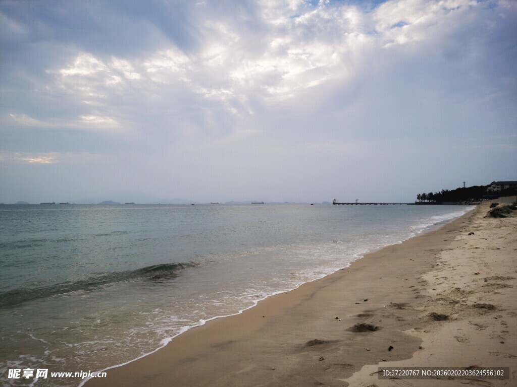 宁静海滩 海天相接美景