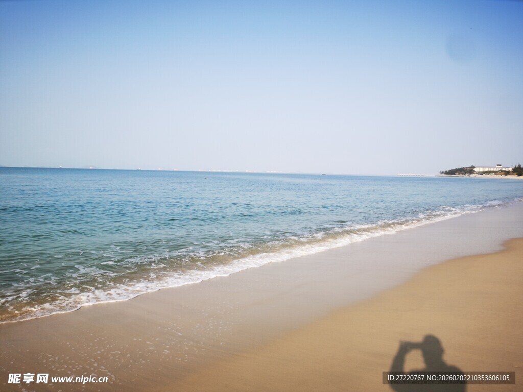 宁静海滩 光影下的美好