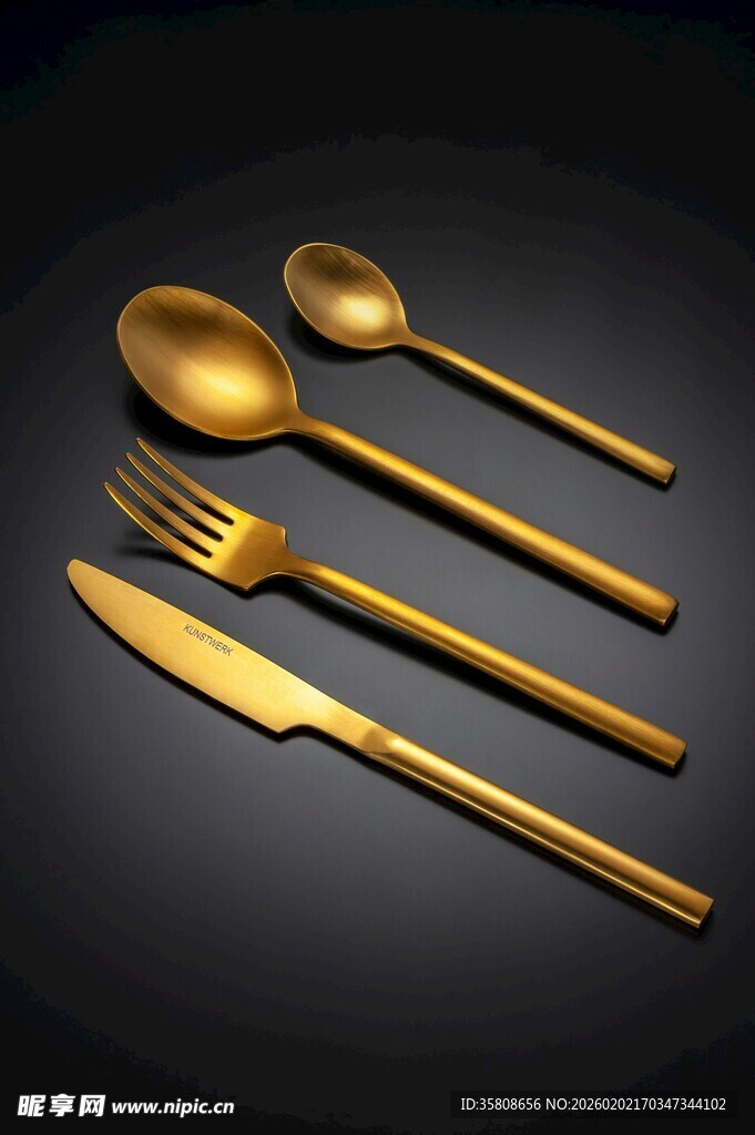 金色餐具三件套展示
