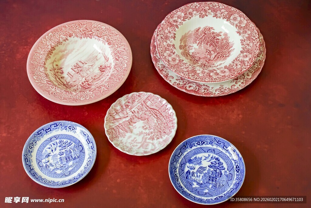 复古精美瓷盘