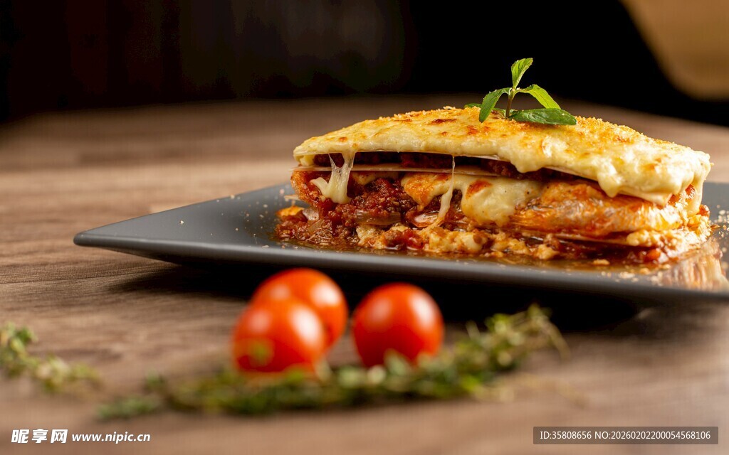 美味多层三明治