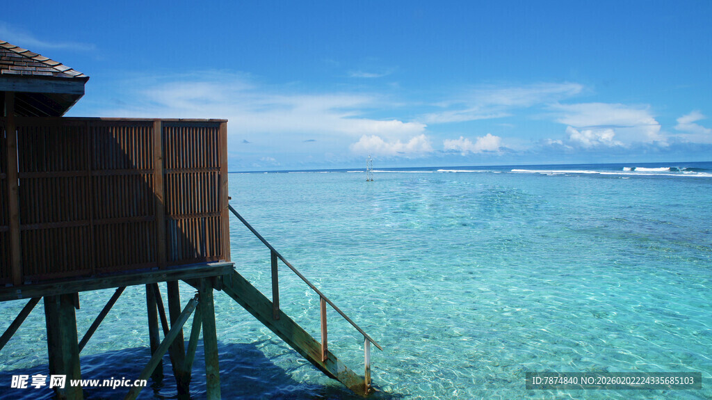 水上木屋 碧海蓝天美景