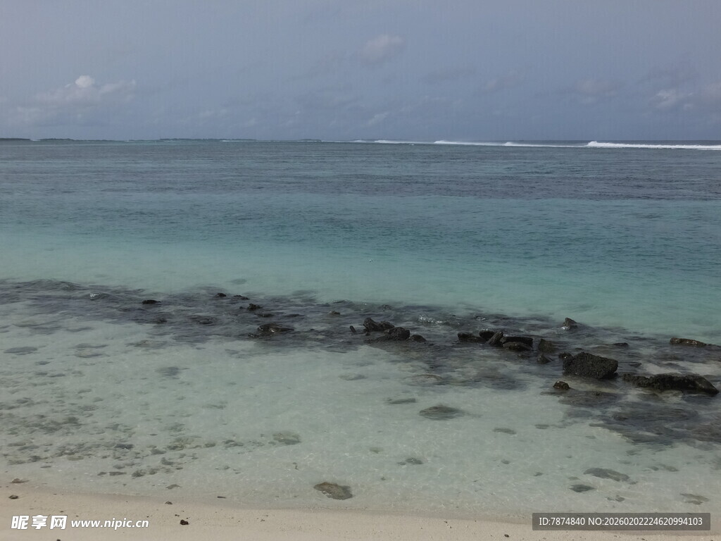 美丽的海边沙滩景色