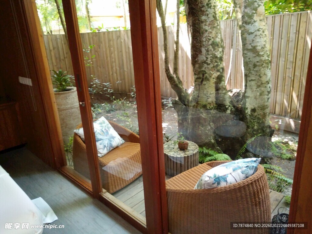 日式庭院室内外景观一隅