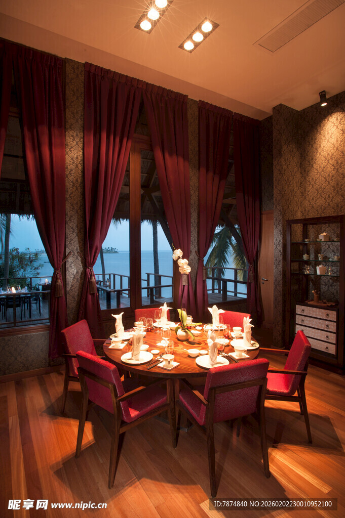 豪华餐厅内景布置