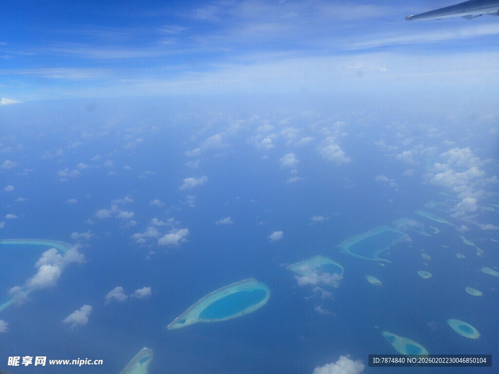 高空俯瞰美丽海岛景观