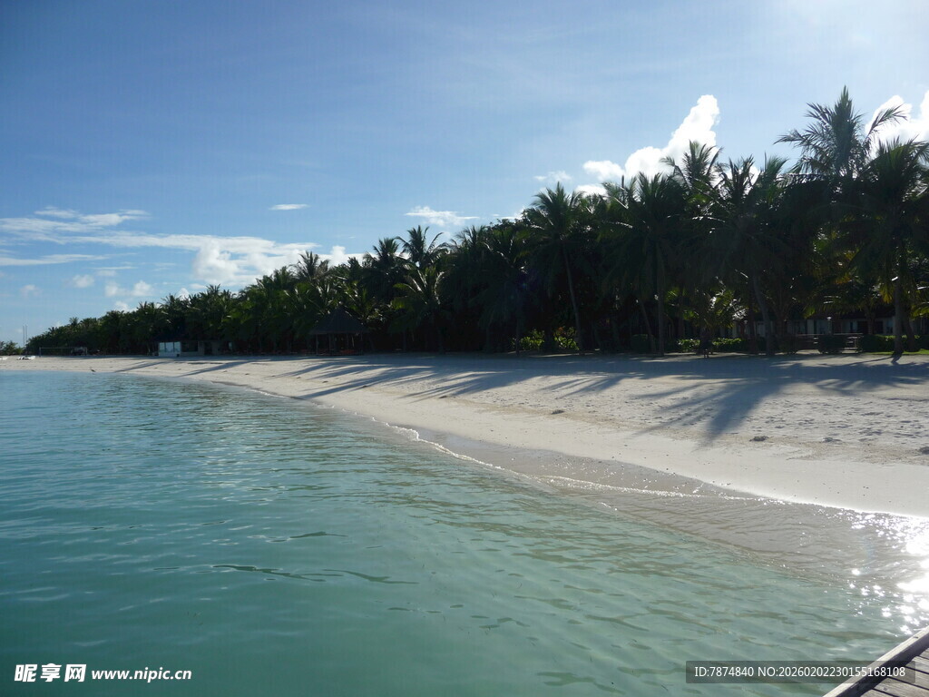 美丽海岛沙滩风光