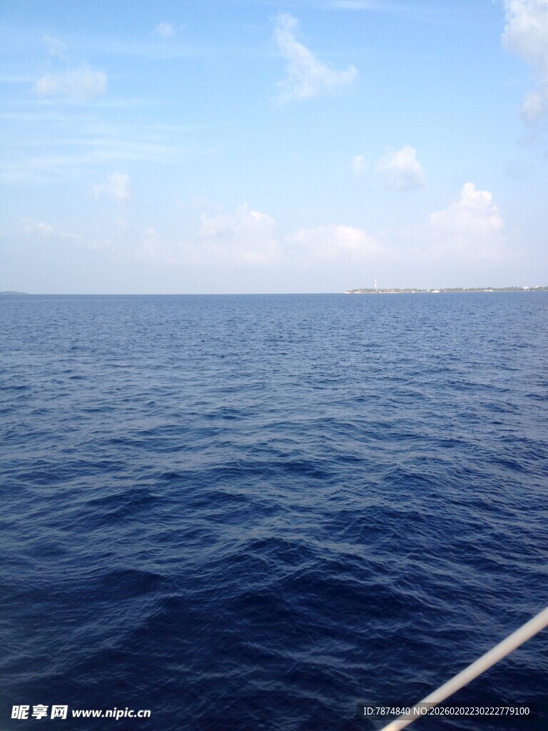 广阔蔚蓝海洋远景