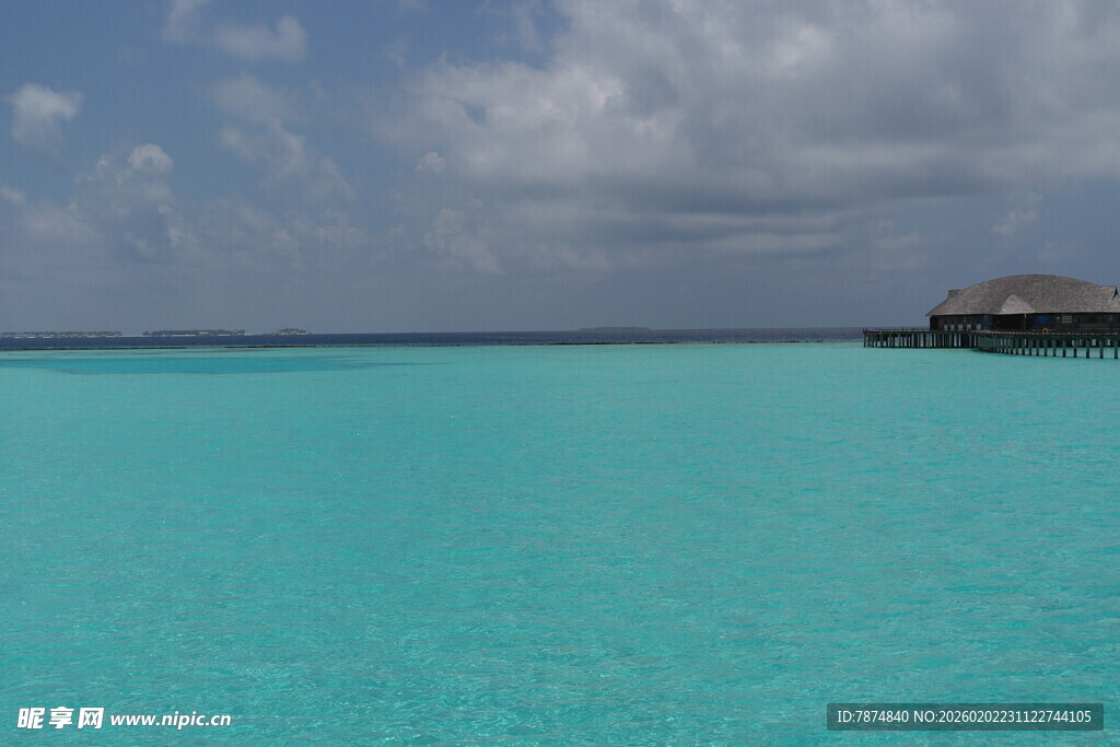 马尔代夫绝美蓝色海域风光