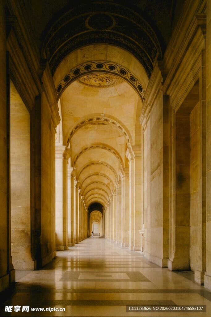 古典拱形长廊建筑景观