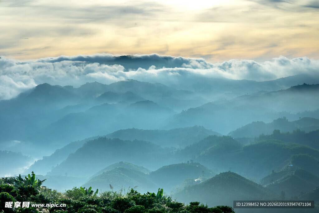 山间云海美景