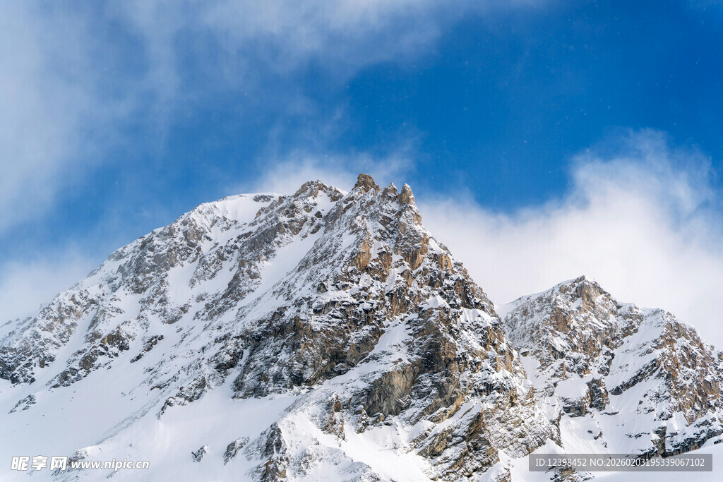 雪山壮丽风光
