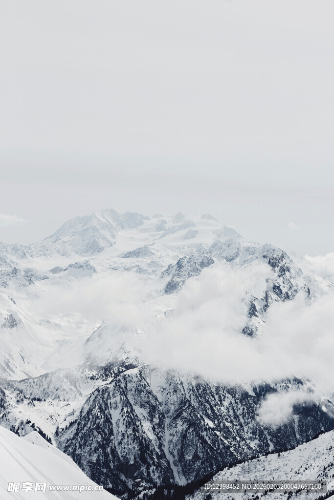 雪山壮丽景观