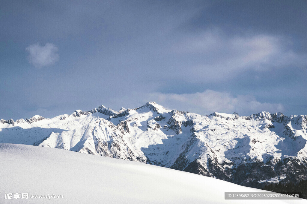 雪山壮丽风光