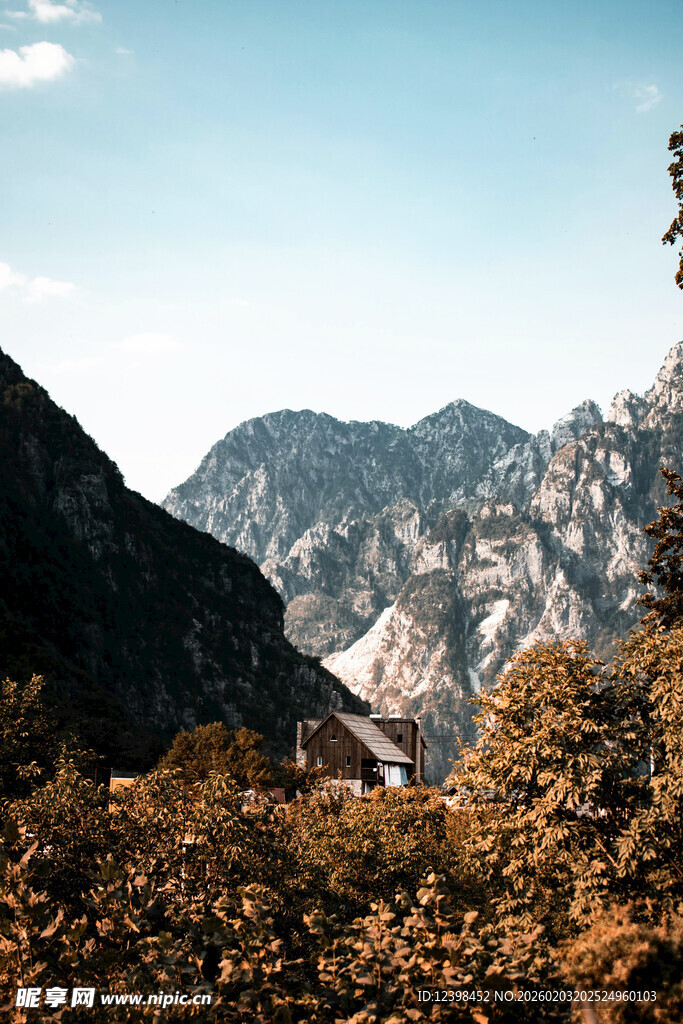秋日山间美景