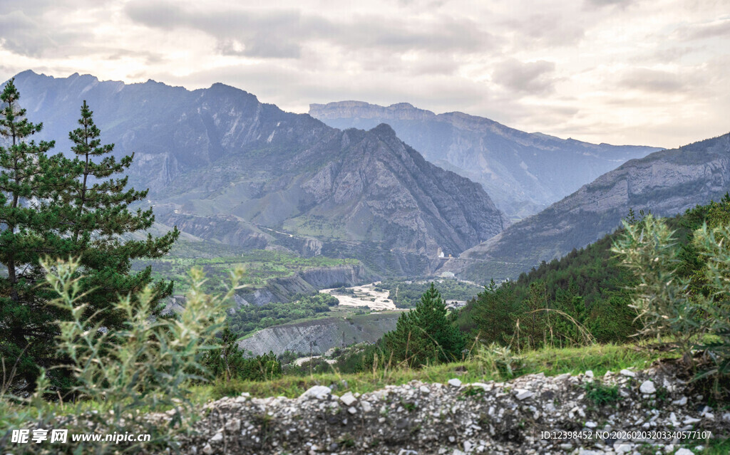 山间美景