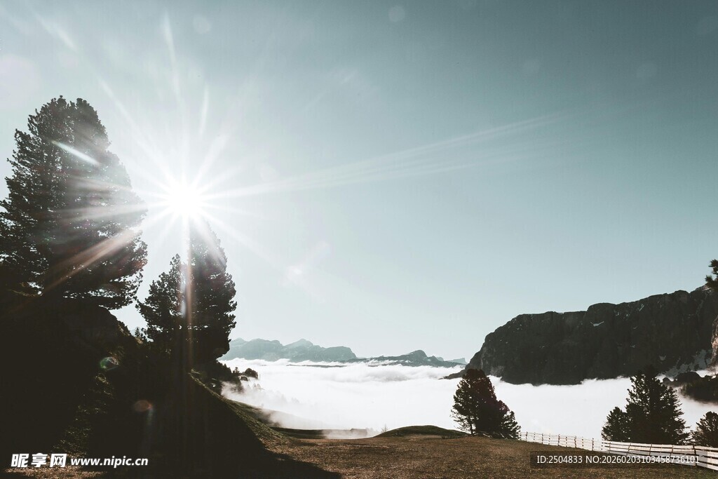 山间云海日出美景