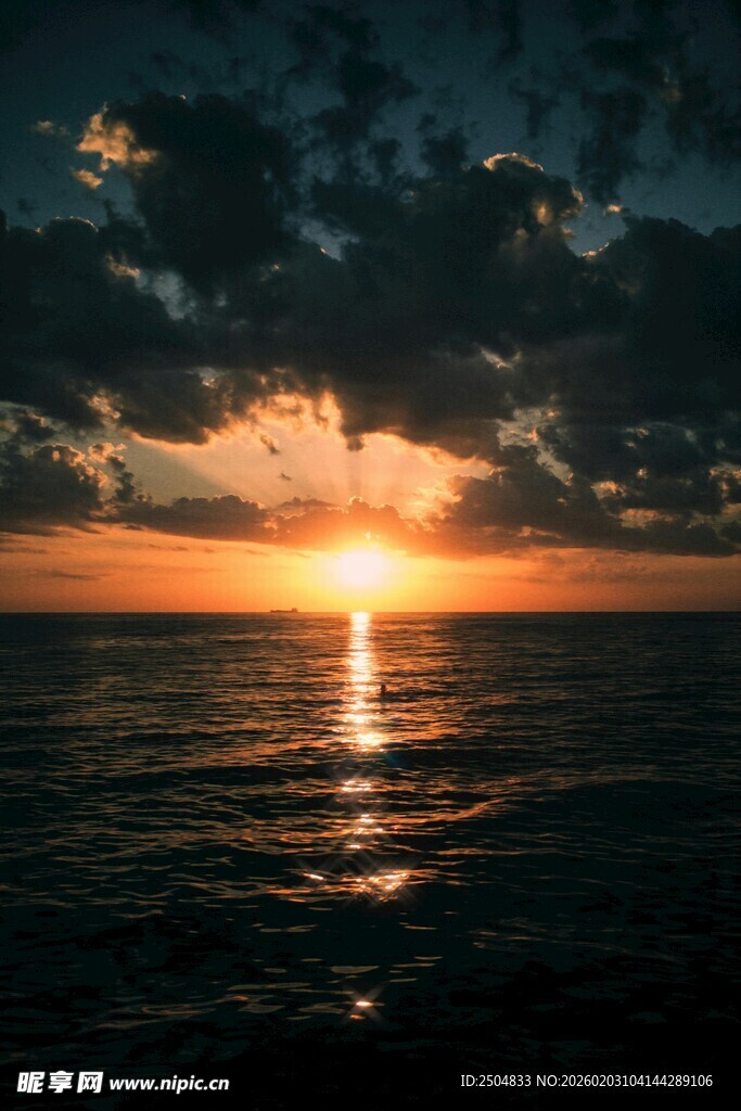 海上日落美景