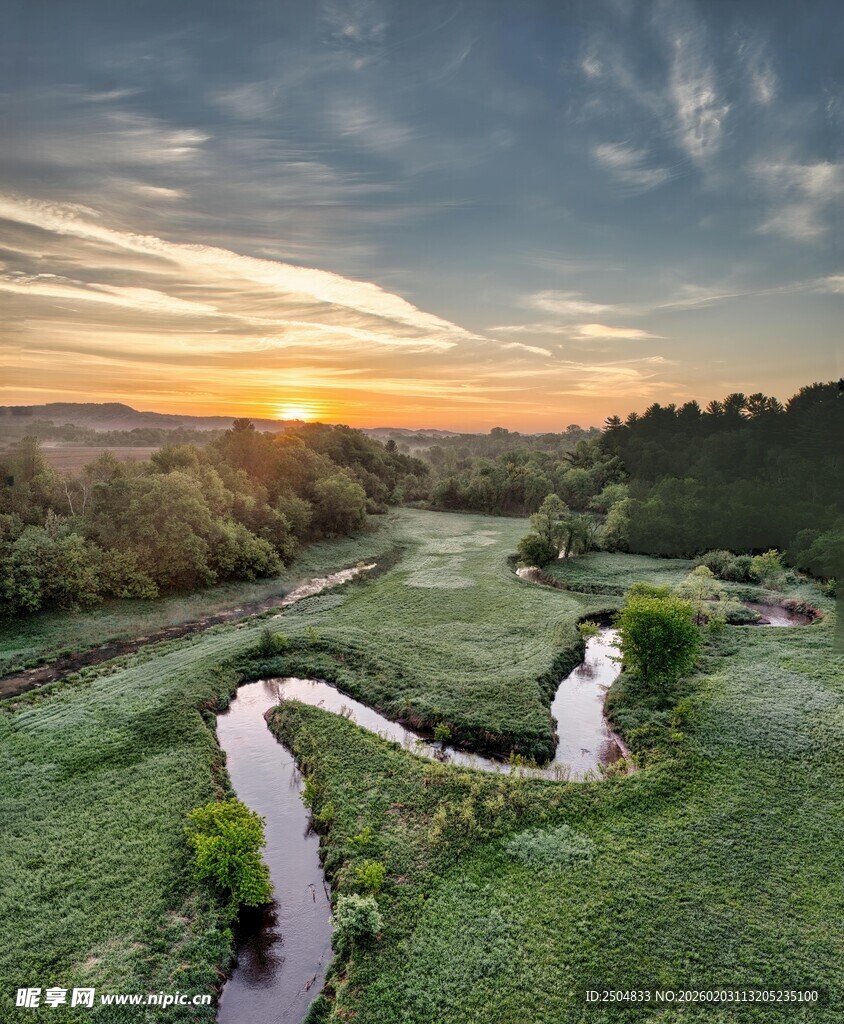 田园河畔日落美景
