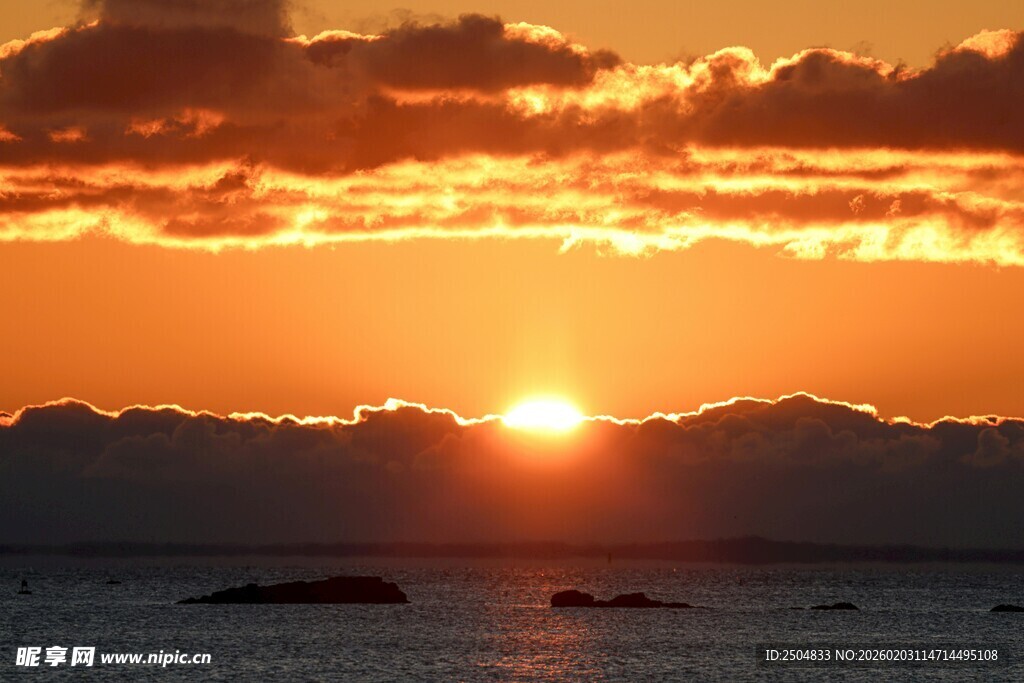 海上壮丽日出美景