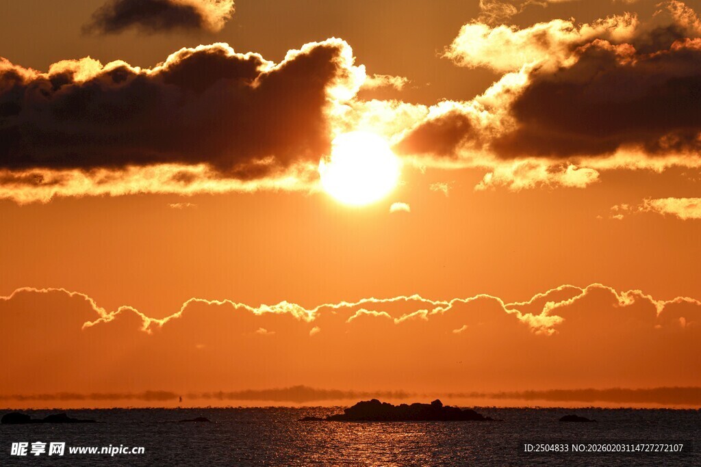 海上日落美景
