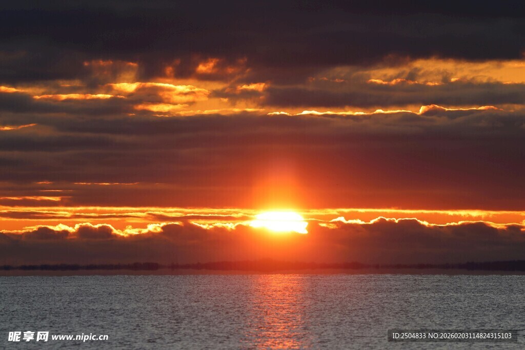 海上日落美景