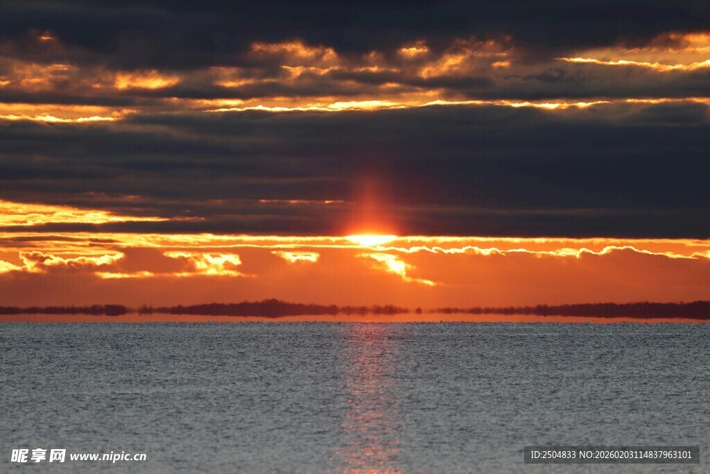 海上日落美景