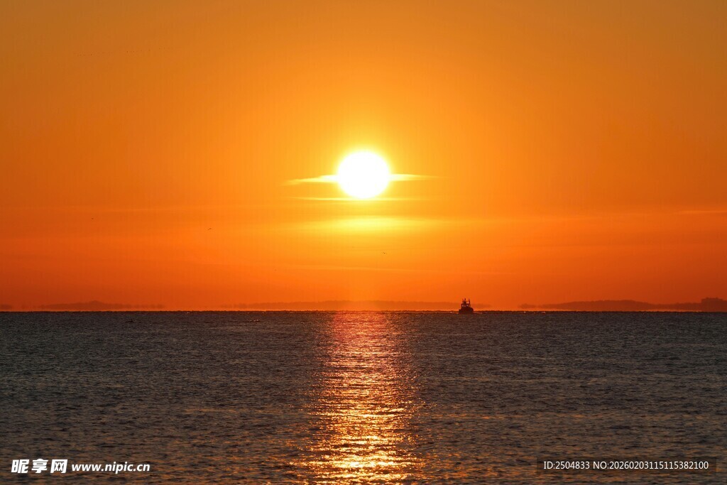 海上日落美景