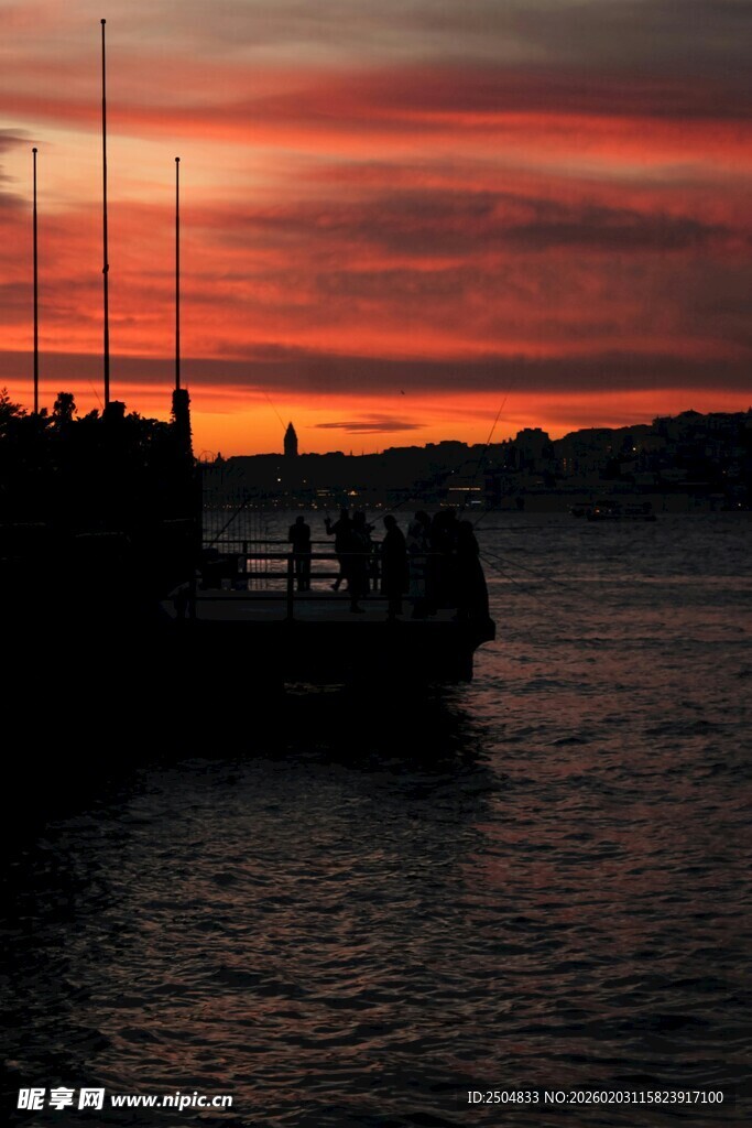 海边码头的绝美日落