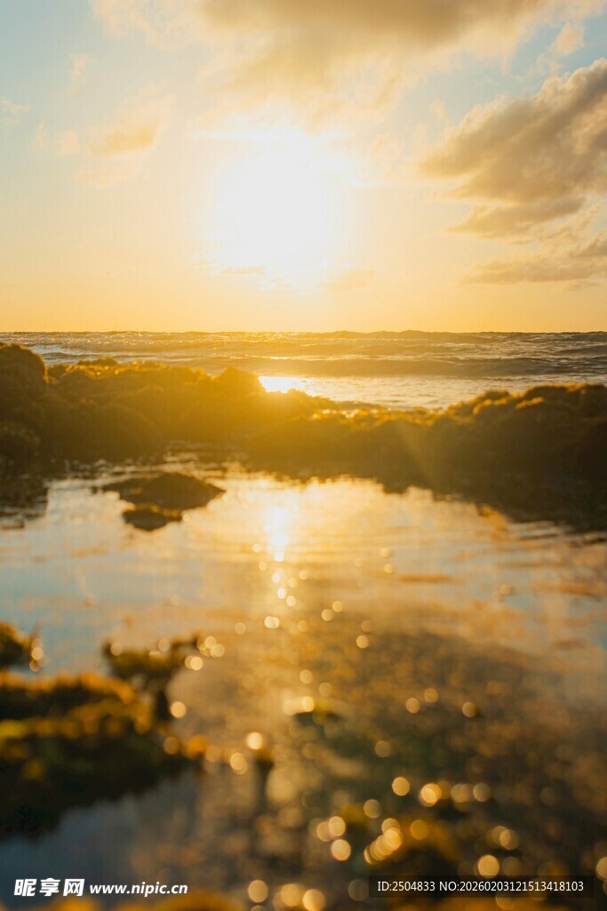 海边日落美景 波光粼粼