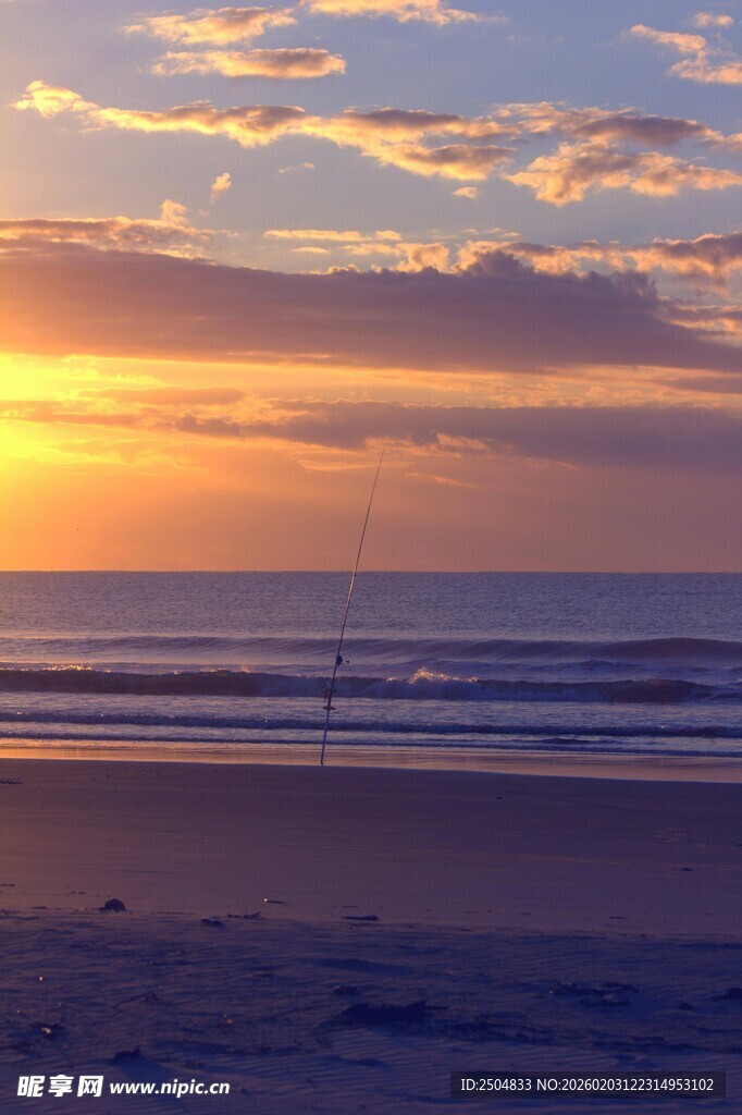 海边绝美日落沙滩风景