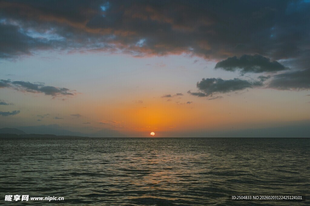 海上日落美景