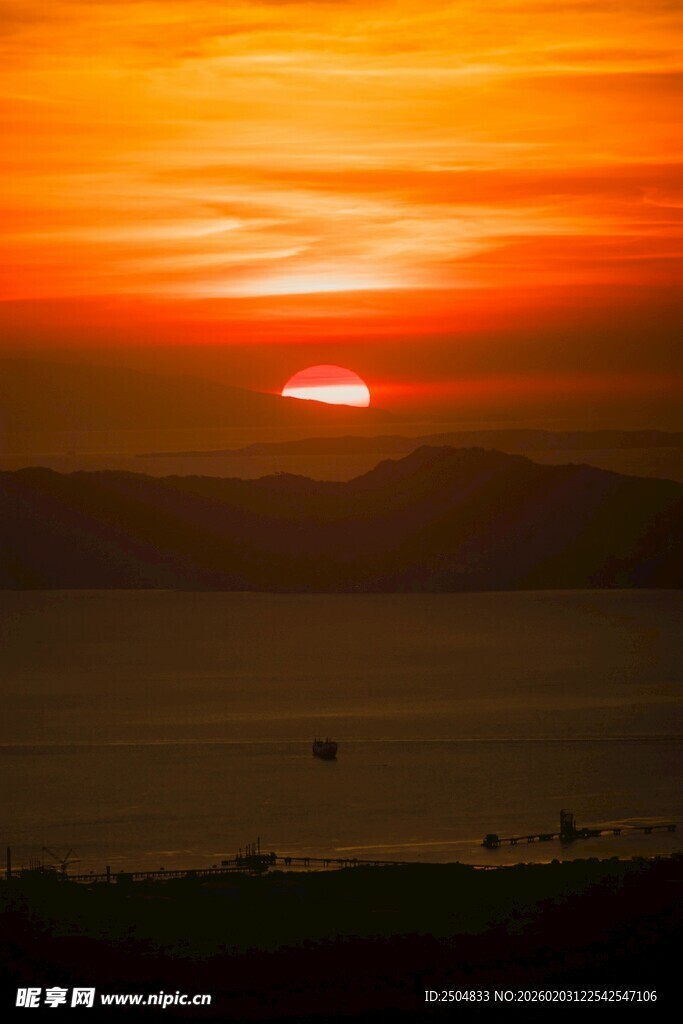 海上壮丽日落美景