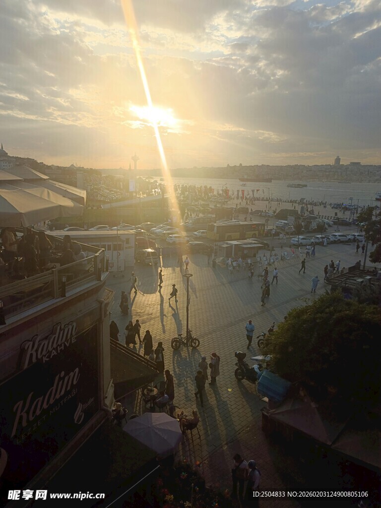 海滨日落美景