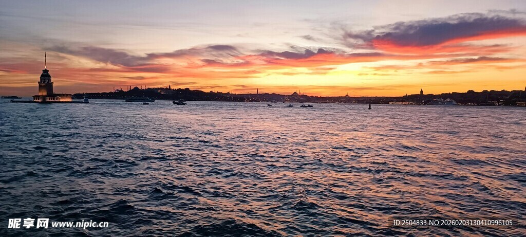 海上绝美日落景观