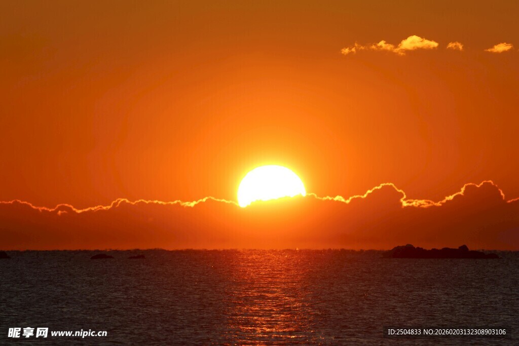 海上壮丽日出美景