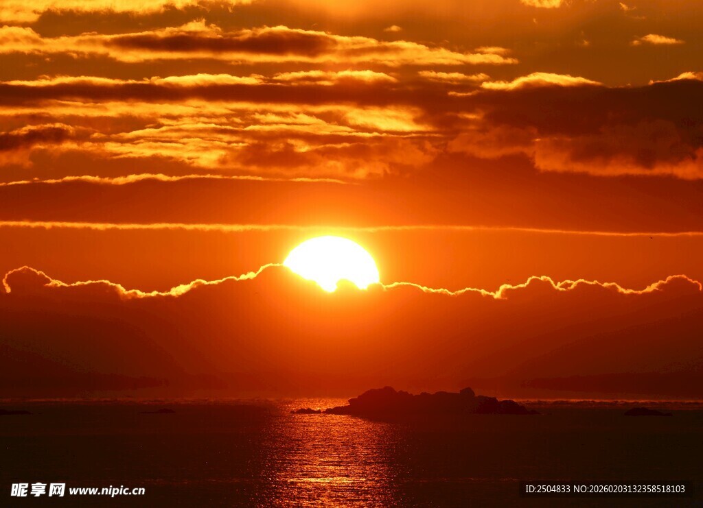 海上壮丽日落美景