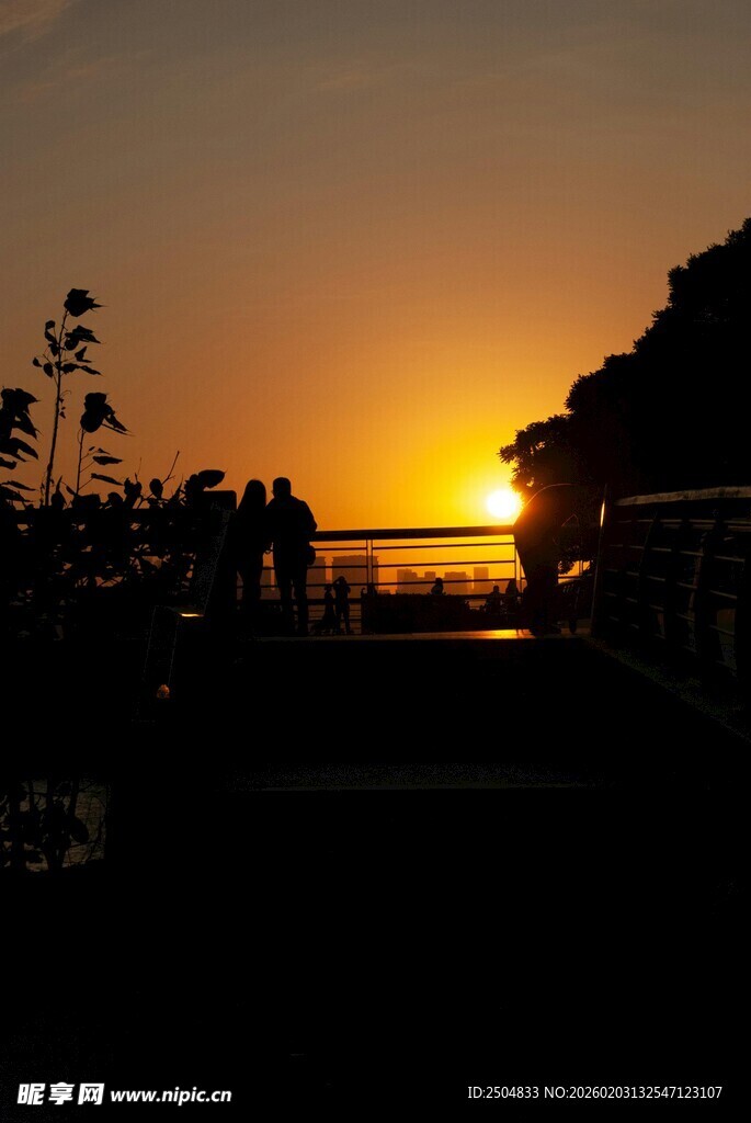 海边日落美景剪影