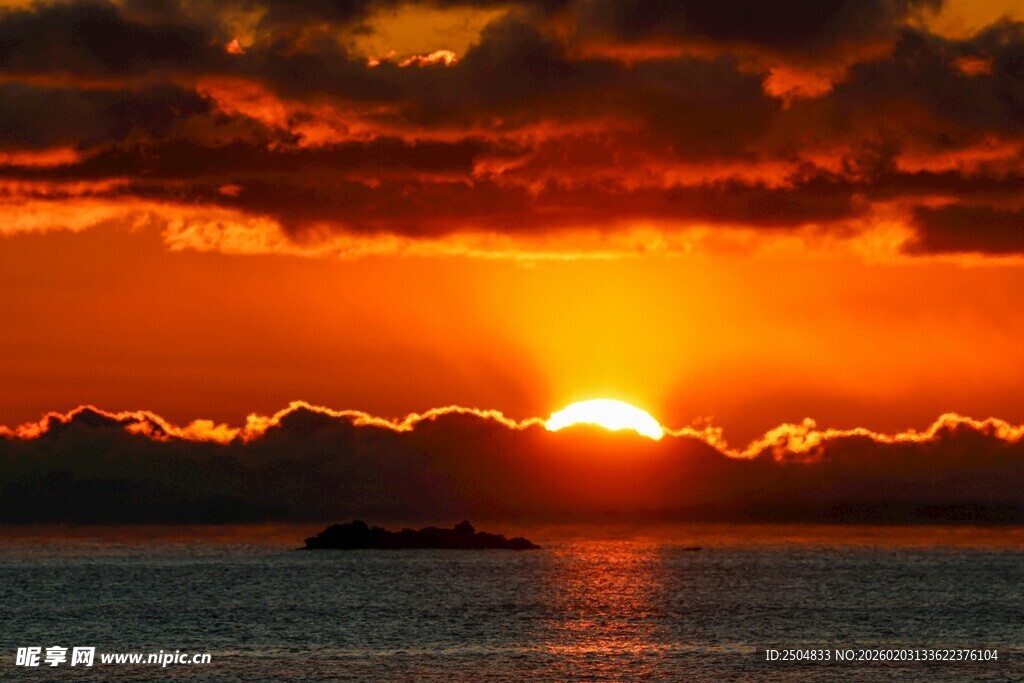 海上壮丽日落美景