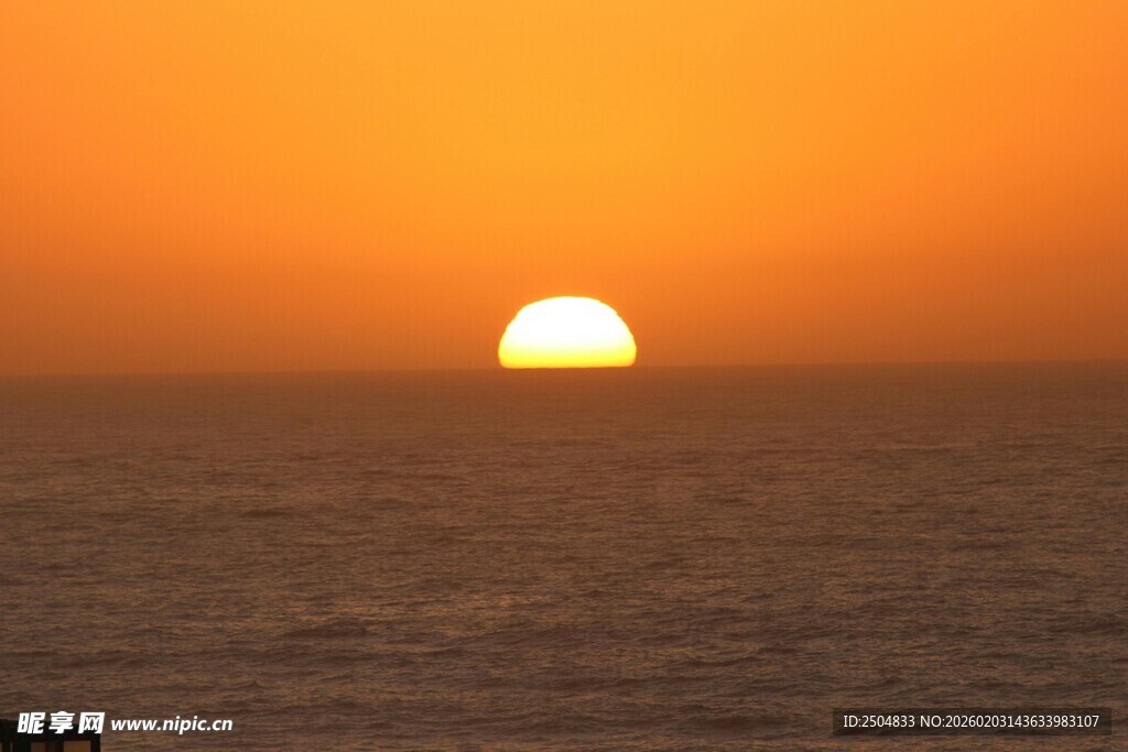 海上日落美景